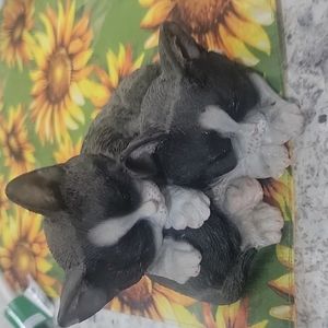 Cute kitten figurine